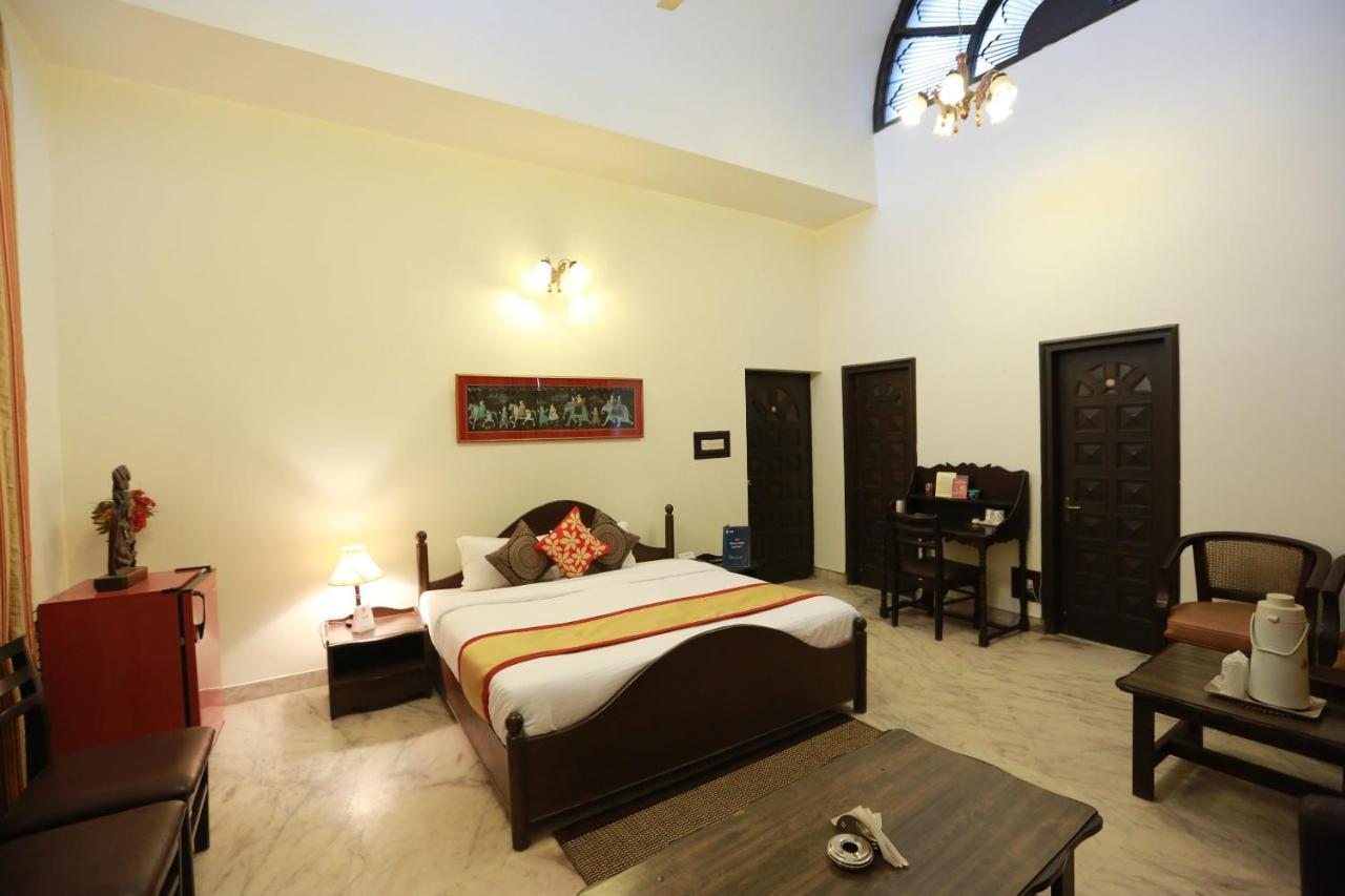 Oyo 8844 Meadows Inn Chinhat Exterior photo