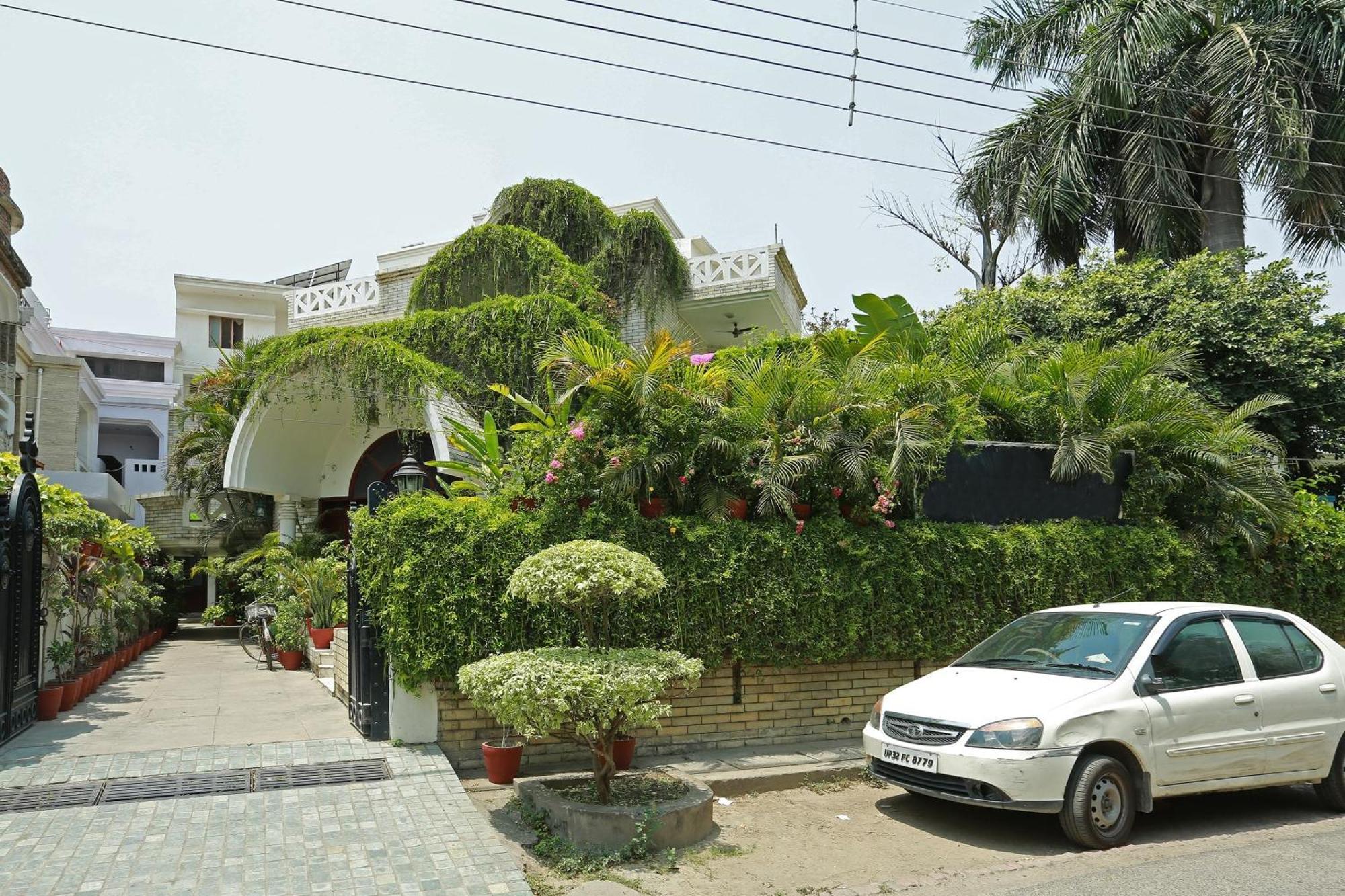 Oyo 8844 Meadows Inn Chinhat Exterior photo